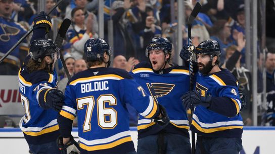 Blues Dominate Jets 5-1 to Even First-Round Series (St Louis Blues)